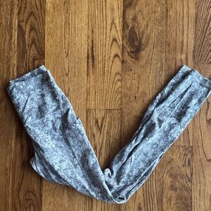 Lululemon Gray Snakeskin align Leggings size 4